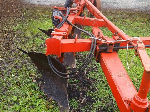 Eladó Kühne Lajta eke és 5 fejes eke kiváló állapotban