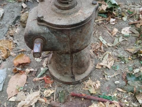 Csavaros emelő eladó Csavaros emelő eladó