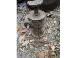 Csavaros emelő eladó