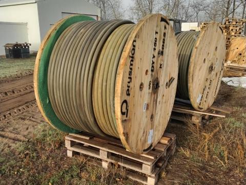 KPE öntözőcső 40-es, 175 méter, leágazásokkal KPE öntözőcső 40-es, 175 méter, leágazásokkal