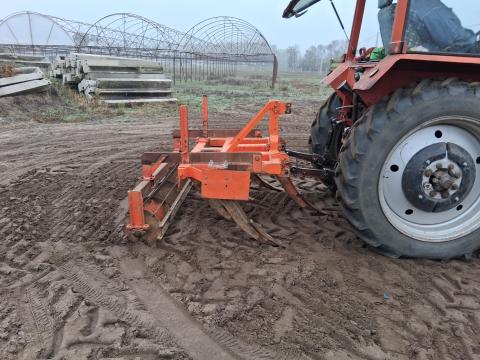 Howard 5 késes gruber középmélylazító rögtörőhengerrel eladó Howard 5 késes gruber középmélylazító rögtörőhengerrel eladó