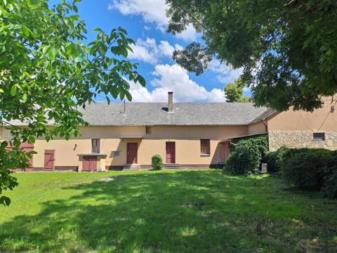 Somogy vármegyében, Lábodon üzlethelyiség gazdasági épülettel eladó Somogy vármegyében, Lábodon üzlethelyiség gazdasági épülettel eladó