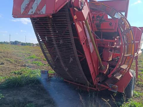 Eladó burgonya kombájn azonnal munkára fogható állapotban Eladó burgonya kombájn azonnal munkára fogható állapotban