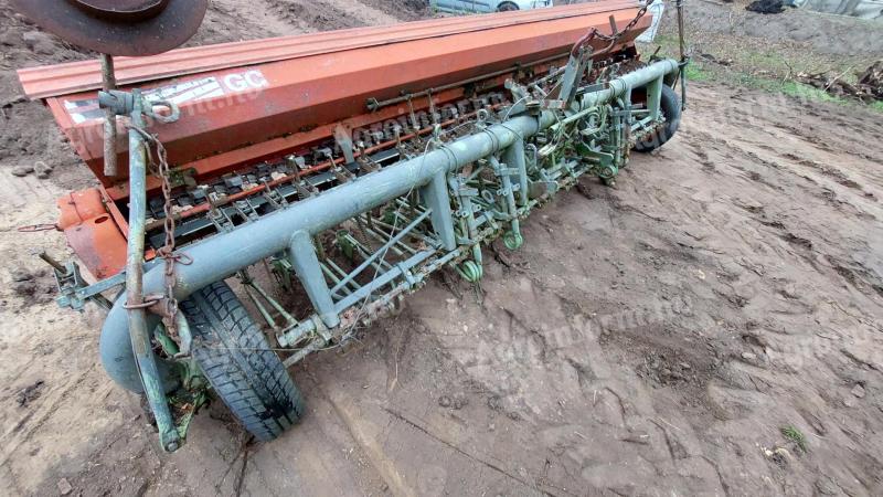 4 méteres nodet gabona vetőgép