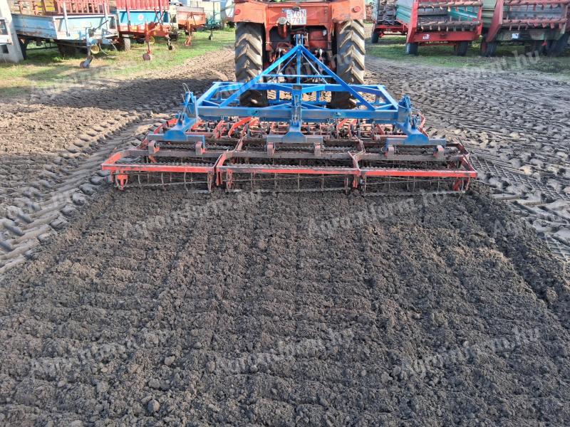 Agri-Farm 3 méteres rugóskapás dupla rögtörőhengerrel