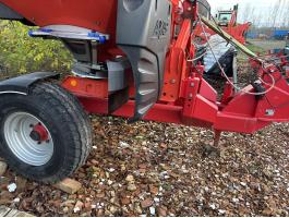 Műtràgya szòrò hordozò kocsi