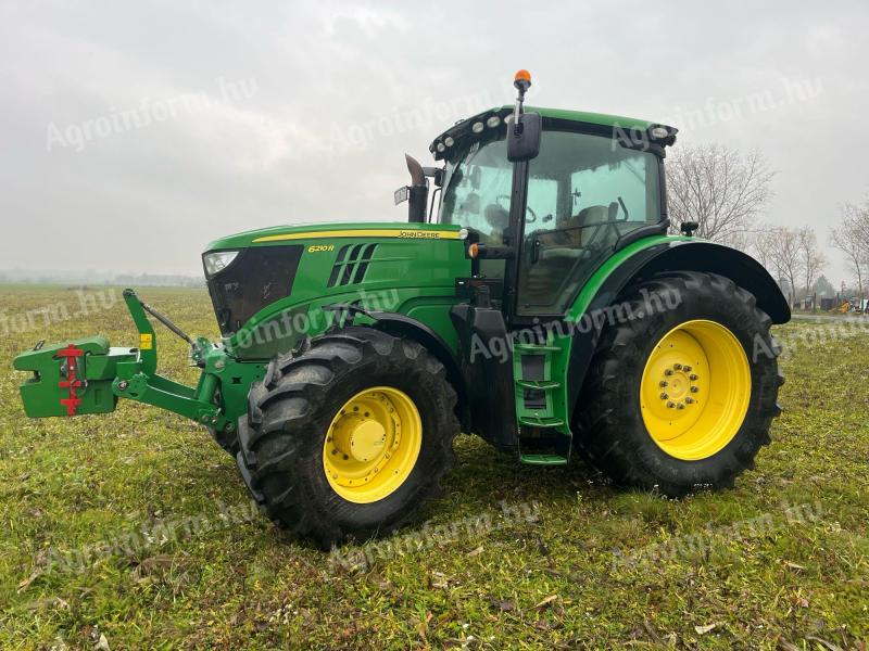 John Deere 6210R