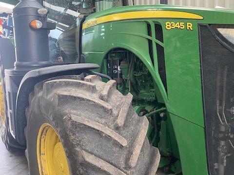 John Deere 8345R traktor eladó, kevés üzemórával, kitűnő állapotban John Deere 8345R traktor eladó, kevés üzemórával, kitűnő állapotban