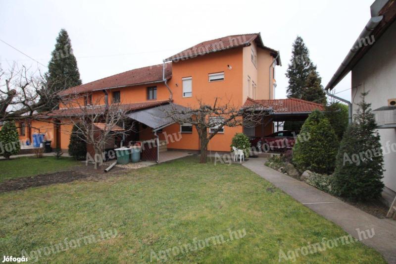 2 az 1-ben: Panzió, lakóházzá minősített ingatlan Dombóváron eladó