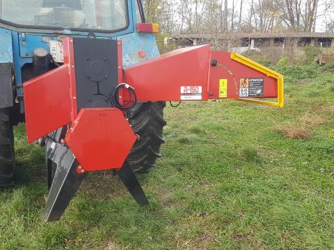 Remet R150 8 Késes Ágaprító Lenkerékkel Remet R150 8 Késes Ágaprító Lenkerékkel