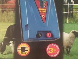 Corral Super N 1100 villanypásztor (230 V, 1,6 J) kiegészítőkkel eladó