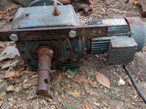 Villanymotoros lassító hajtómű eladó Villanymotoros lassító hajtómű eladó