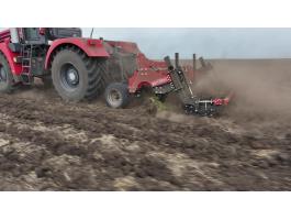 9 késes talajlazító 4 méteres munkaszélességgel