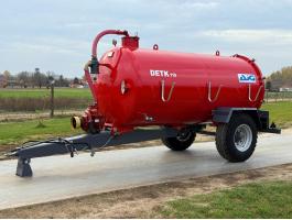 DETK 5000 Detk 115 szippantó víz szállító tartálykocsi