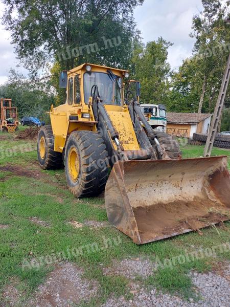 Volvo BM4400 homlokrakó