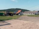 Működő,  teljesen felszerelt FARM eladó Pest vármegyében / 80+ hektár hasznos terület,  azonnal folytatható gazdálkodással