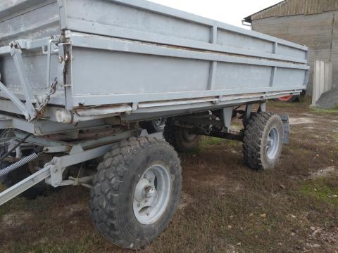 IFA pótkocsi jó állapotban