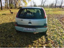 Eladó cserélhető a képeken látható opel C Corsa. Ami 1.2 belzines motoral . Váltó futómű tökéletes. Motorja csendes vizet olajat nem eszi. Rohadva nicsen küszöbök emelő pontok jók . Sok minden cserélv