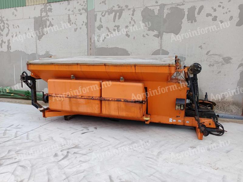 Műtrágya szóró, mészpor szóró.