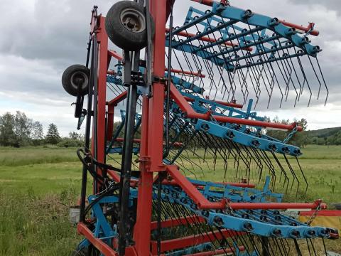 Hatzenbichler gyomfésű eladó 12 m széles, új rugókkal