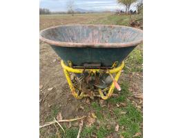 Eladó amazone 2 tárcsás műtrágyaszoró