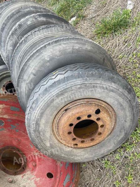 8,25-15 8.25x15 használt gumiabroncs eladó