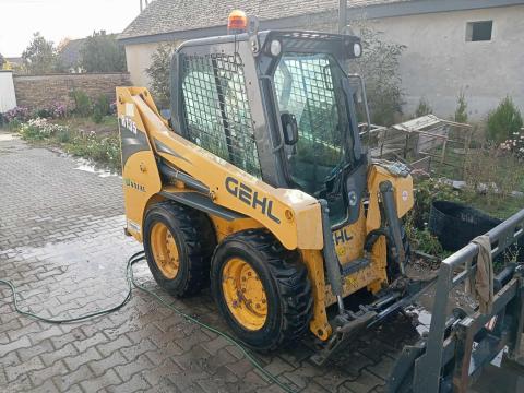 Eladó GEHL R135