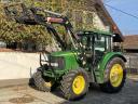 John Deere 6120 traktor,  90 LE,  4 henger,  4500 ccm,  5200 üzemóra,  homlokrakodóval