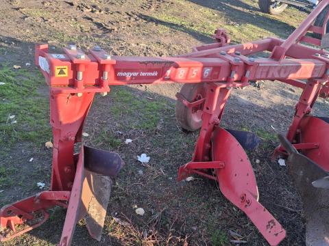 Kühne KMF 3-35 háromvasú eke