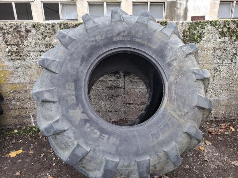 900/60R32 gumiabroncs 900/60R32 gumiabroncs