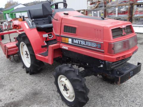 Mitsubishi MT14 japán kistraktor talajmaróval