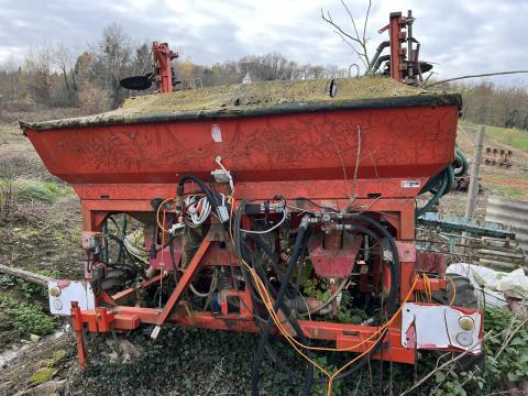 Fogel & Noot Master Drill HD 600 eladó – 6 méteres gabonavetőgép felújításhoz