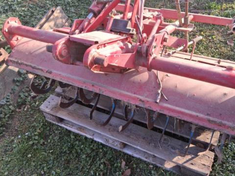 Talajmaró eladó, tökéletes állapotban Talajmaró eladó, tökéletes állapotban