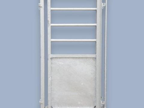 Ki-beeresztő kapu mobil válogatórendszerhez – professzionális karámkiegészítő