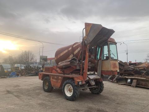 Messersi P2-R4 önjáró betonkeverő Messersi P2-R4 önjáró betonkeverő