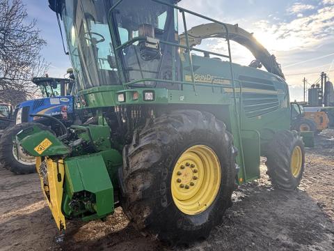 Eladó John Deere 7300 silózó folyamatosan karbantartott, azonnal munkára fogható állapotban Eladó John Deere 7300 silózó folyamatosan karbantartott, azonnal munkára fogható állapotban