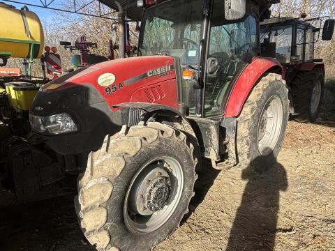 Eladó Case IH Farmall 95A traktor