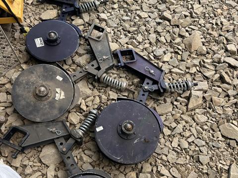 Tárcsás műtrágyacsoroszlya eladó szemenkénti vetőgéphez