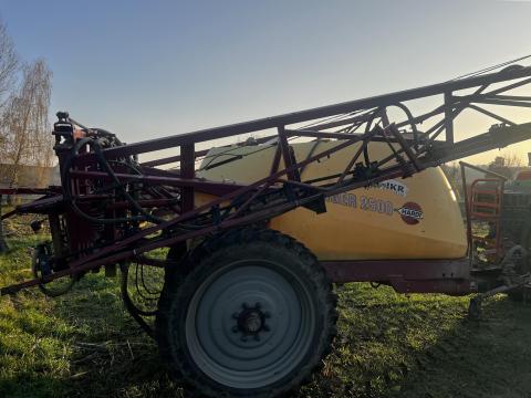 Hardi Ranger 2500 szántóföldi vontatott permetező eladó