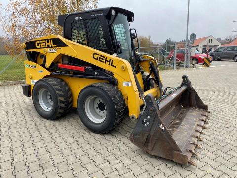 GEHL V330 GEN 2 csúszókormányzású rakodó