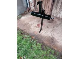 Eladó egy késes talajlazító.