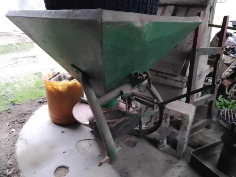 Sószóró műtrágya szóró