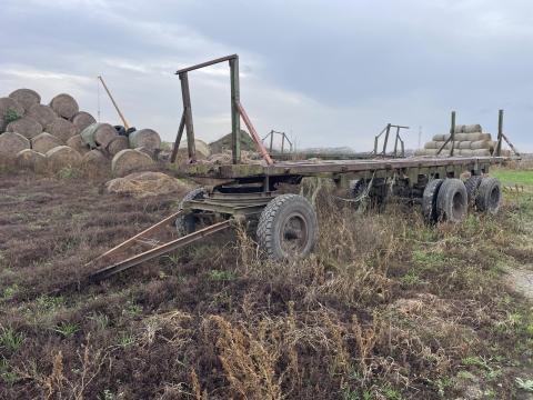 ELADÓ EGYEDI BÁLASZÁLLÍTÓKOCSI