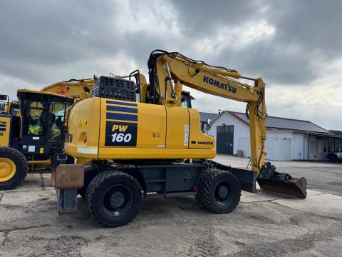 Gumikerekes kotró Komatsu PW160-11, 2100 üzemóra