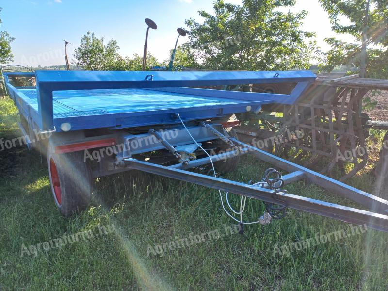 Agrogép bála szállító pótkocsi 3 év műszakival