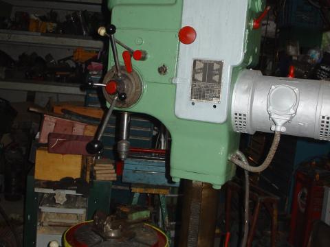 Oszlopos fúrógép FO-32 és FO-23 állványos fúrógép MK3-as kúp, FO23, FO32 fúró – 2 db Oszlopos fúrógép FO-32 és FO-23 állványos fúrógép MK3-as kúp, FO23, FO32 fúró – 2 db