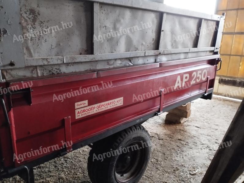 2,5 tonnás billenős pótkocsi eladó