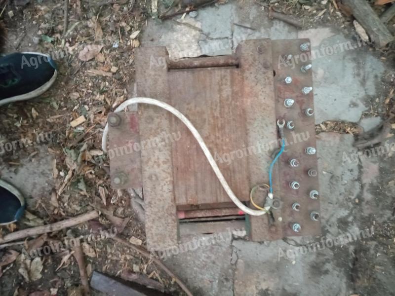 Fehérvári hegesztő trafó eladó 220/380V