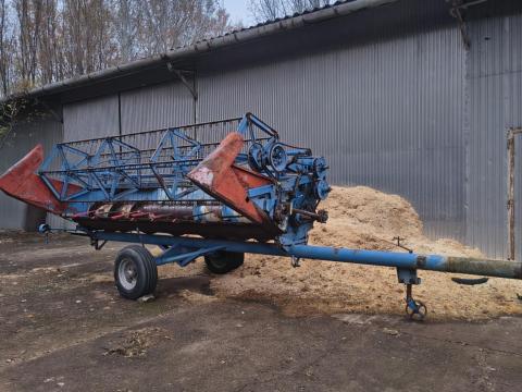 E 514 gabonavágóasztal