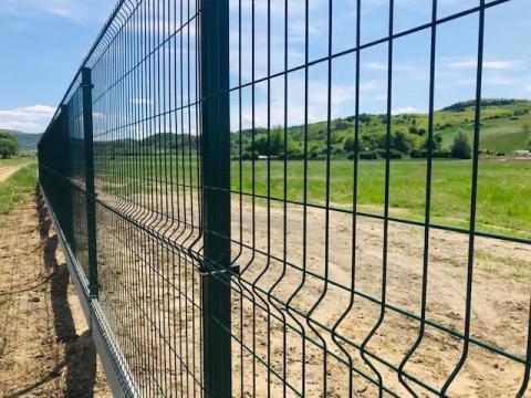 Táblás kerítésrendszerek 3D, 2D – Prémium acél, alumínium és fém kerítések